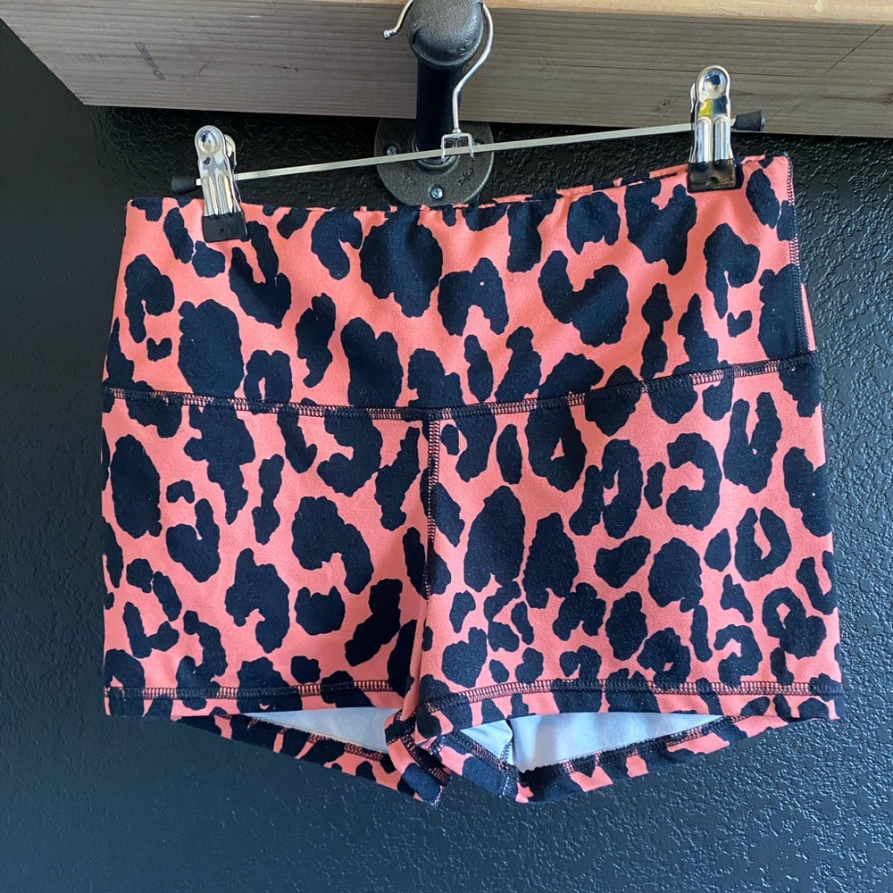 Coral Leopard Fleo Shorts